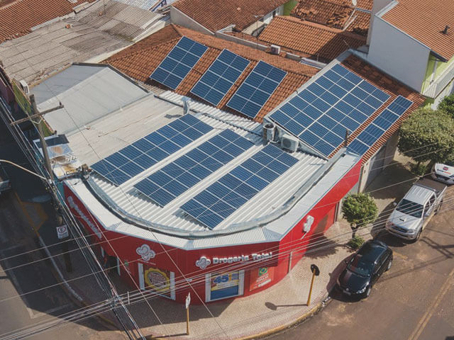 Instalação fotovoltaica — Bauru (SP) – Farmácia